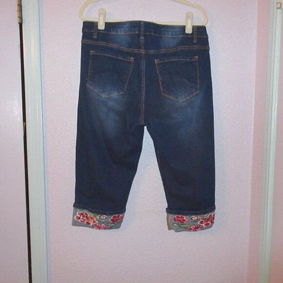 Sandpiper Women's Jeans Size 14 Embroidered Capri High Rise Stretch Denim Boho - Picture 6 of 10